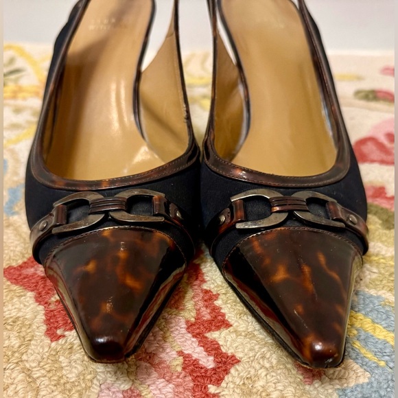 STUART WEITZMAN Vintage Black & Tortoise Patent Pointed Toe Slingback Heels - 11 - Picture 2 of 16